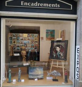 Vitrine couleurs des arts rue au fil avril 2021